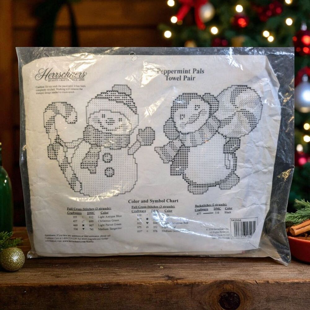 HERRSCHNERS Stamped Cross Stitch PEPPERMINT PALS Towel Pair Christmas NEW